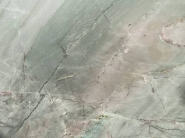 קוורציט קריסטל גרין